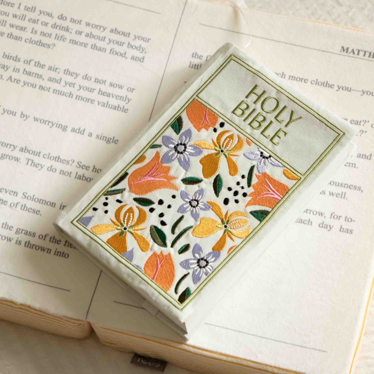 Fete - Wildflowers Embroidered Bible Cover