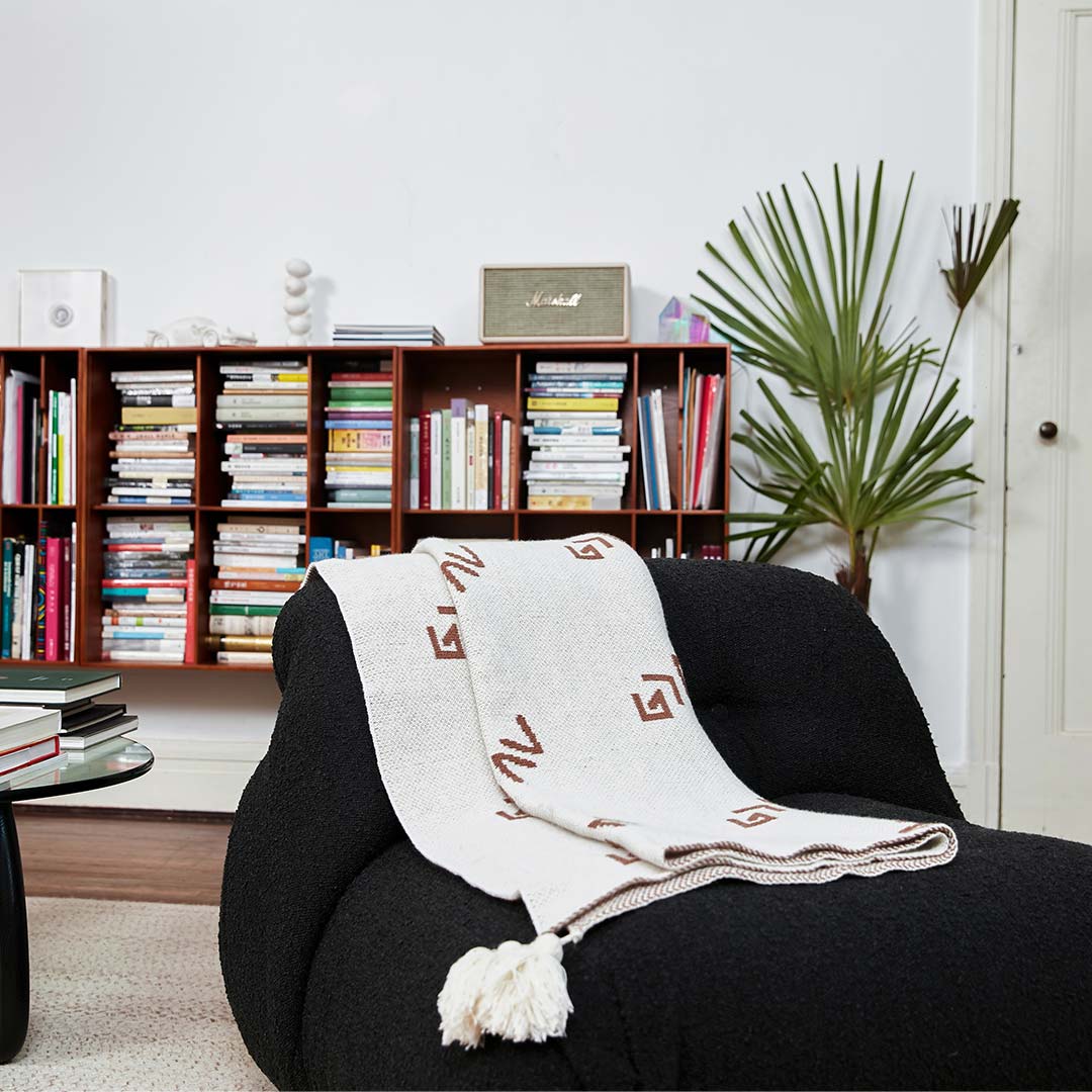 Fete - G>HL Throw Blanket